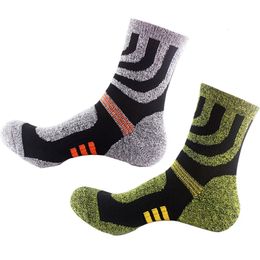 Winter Men Sport Socks engrose la pila de lana térmica Cashmere Snow Viajes sin costura para hombre EU 3944 Meias 231221