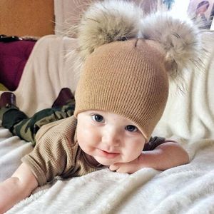 Hiver maman bébé tricoté chapeau ensemble chaud Double laine boule de cheveux dame fille Crochet chapeau pompon tricot chapeau ensemble