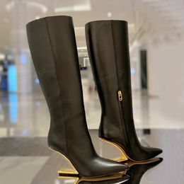 Invierno Nuevo Black Genuine Leather Toes Pointed Toes Boot Boots Boots de rodilla Gold Metal Tacón tallado Luxury para mujeres Botas de moda de la marca de diseñador de lujo Fábrica de fábrica