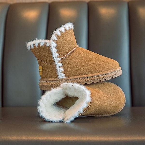 Nuevas botas de nieve para niñas de invierno y zapatos de algodón de terciopelo, botas cálidas acolchadas Joker de suela blanda para niños