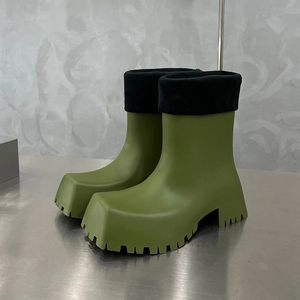 Winter Rain Boot for Woman Square Toe Dikke Sole Slip-on Designer Boots Flat Platform PVC Rubber Short Boots