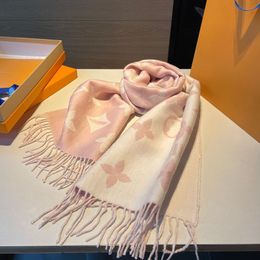 Bufanda de invierno Bufanda de lana de alta calidad de diseñador Bufanda de mujer 100% cachemir Estampado de moda Tamaño clásico 34 * 186 cm y 50 * 200 cm Bufanda de diseño Nuevo regalo Estilo multicolor