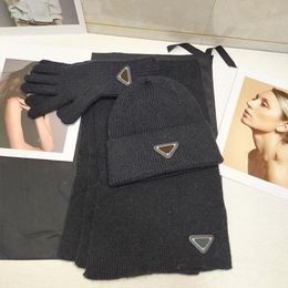 Écharpe d'hiver foulards chapeau gants trois pièces conception de costume pour homme femmes châle col long 6 couleurs 2405