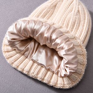 Winter Silk Satin Lined Beanie Hats vrouwen Men unisex dikke dikke dop gestreepte warme zachte hoogwaardige kasjmier gebreide beanie hoed 231221