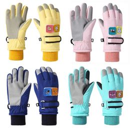 Gants de ski d'hiver pour enfants épaissi imperméable neige cinq doigts gant détachable étiquette de bande dessinée enfants accessoires de neige 240102