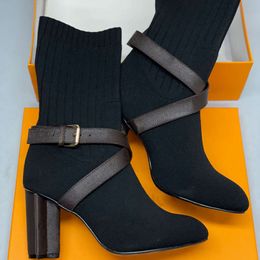 Chaussette d'hiver Bottes à talons Femmes Silhouette Bottine Sexy Tricoté Chaussures élastiques Designer Lettre Chaussures Lady Épais Talons Hauts Grande Taille 35-42 avec boîte NO50