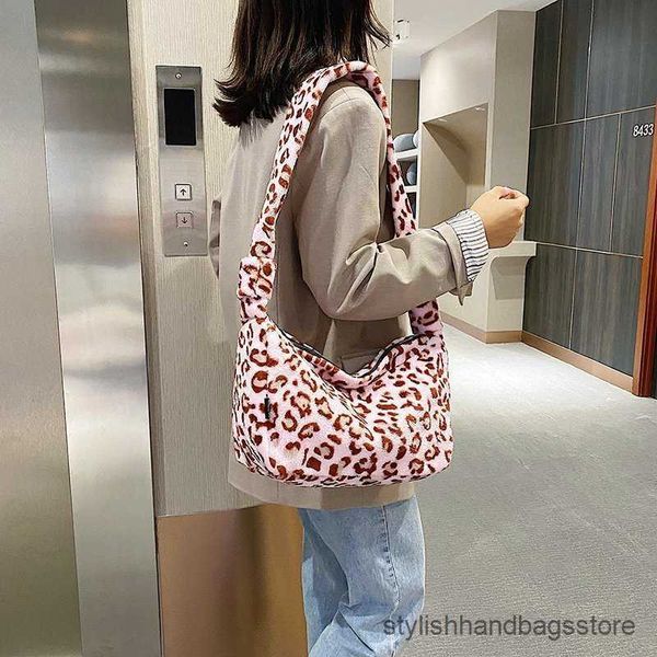 Bolsas de felpa suaves y cálidas para mujer, bolso de mano femenino de lujo con estampado de vaca y leopardo de piel sintética de lujo, color morado, Q1230, 2023