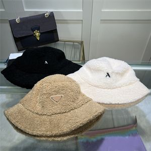 Hiver Stingy Brim Chapeaux Pour Femmes Hommes Designer Seau Chapeau Chaud Bonnet Mode Doux Équipé Chapeau 3 Couleurs