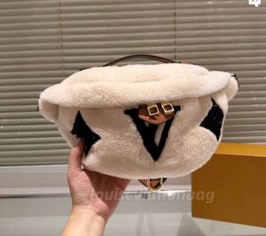 Hiver Teddy Taille Sac Designer Bum Sac Pour Femmes Hommes Mode Lambswool Sherpa Bandoulière Sacs À Bandoulière Fluffy Bumbag De Luxe Fannypack Sacs À Main