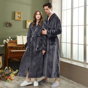 Femmes de peluche épaissies d'hiver, Flanelle étendue Couple Pamas Men, peignoir surdimensionné pour l'automne et les vêtements de maison d'hiver
