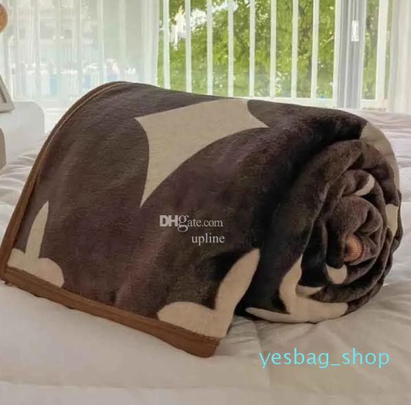 Mantas gruesas de lana de leche para invierno, funda para sofá cama de diseño de trébol, manta cálida y acogedora, ropa de cama