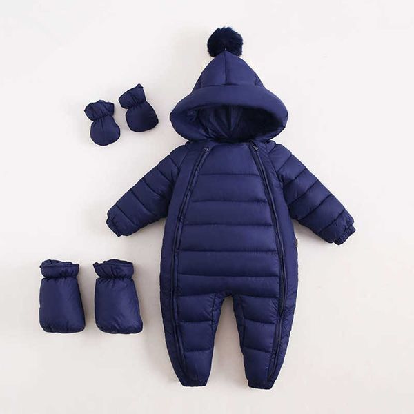 Winter Warm Born 6M 9M 12M 18MToddler Infant Jumpsuit Plus Velvet Cartoon Baby Boys Girls Mamelucos con zapatos Guantes 210701