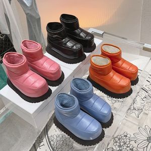 Winter warme luxe dames donsdeken nylon platform trend snowboots pluizige hoge schoenen wollen bontlaarzen designer dikke laarsjes fabrieksschoeisel