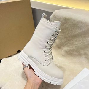 Winter warme sneeuwlaarzen veterschoenen enkel gevecht laars med hiel afgeronde teen mode martin booties luxe ontwerpers merken dames schoenen fabriek schoenen