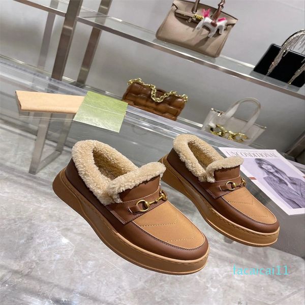 Mujeres de invierno Zapatos casuales Cuero de viaje Lana Suela gruesa Bota de diseñador Lana perezosa Zapatos cálidos Moda Carta Plataforma Zapato de mujer Tamaño grande 35-42