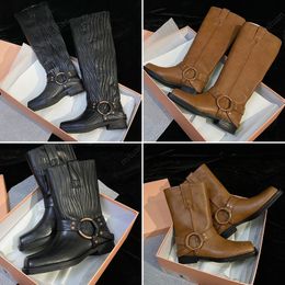 Botas de caballero de invierno para mujer, zapatos de cuero auténtico plisados de piel de becerro de diseñador, botas estilo motero, zapatos de lujo, botas con hebilla de cuero, botas con cabeza cuadrada, medias botas