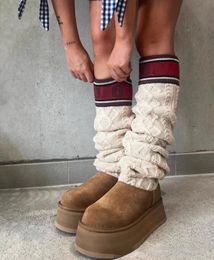 Botas de nieve de invierno para mujer, tacones de plataforma de marca, tubo de lana, suelas gruesas, botas hasta la rodilla, letras altas