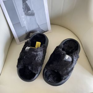 Pantoufles d'hiver pour femmes, chaussures mignonnes petites boules noires, vadrouille en coton en peluche pour intérieur et extérieur, vadrouille en coton à fond plat chaud pour la maison