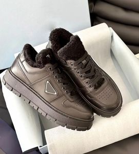 Hiver Femmes Sporty Downtown Baskets Casual Chaussures Re-Nylon Doux Shearling Daim Baskets En Cuir Lady Gros Discount Skateboard Marche EU35-40 avec boîte