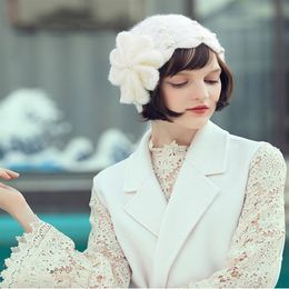 Hiver Femmes Hat de mariage Église Pildbox Pillbox blanc Fascinateur dentelle en dentelle du chapeau tricot