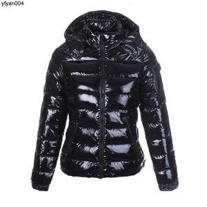 Hiver Femmes Down Jacket Designer Manteaux Mode Classique À Capuchon Épais Extérieur Chaud Plume Noir