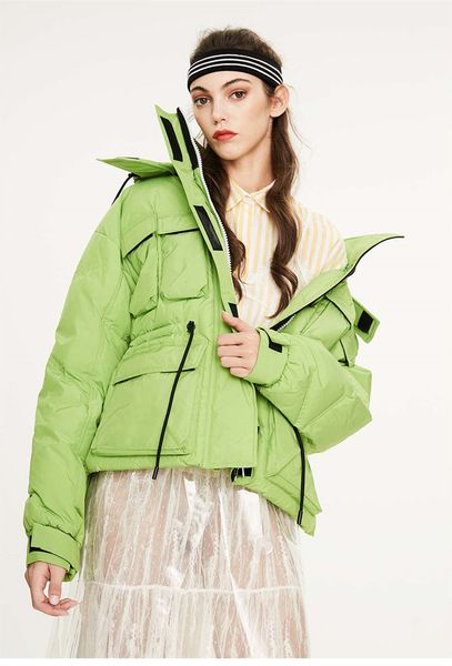 Parka de créateur d'extérieur pour femmes d'hiver couleur verte avec une capuche manteaux de mode