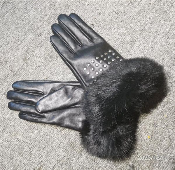 Winter Womens Outdoor Keep Warm Sheepskin Rex Rabbit Fur Velvet Ventroproof Le cuir Gants mode Rivet Design1758485