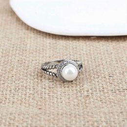 Vintage Mode Kwaliteit Draad Gedraaide Ring Vrouwen Sieraden Parel Imitatie Hoge Designer AAA Design Ringen voor Dames Verlovingscadeau