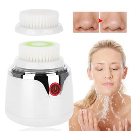 Macchina per la pulizia del viso con ricarica wireless Spazzole per la pulizia del viso a vibrazione ultrasonica