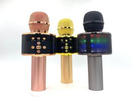 Micrófonos inalámbricos con luces LED D18 Micrófono portátil Micrófono Karaoke Machine Cumpleaños Home4620390