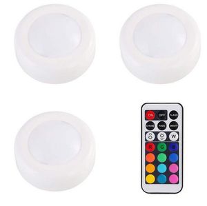 Wireless RGB LED Puck Lights Keuken onder Cabinet Lamp met op afstand bediening Dimbare Torch Night Lamp voor garderobe trap gang