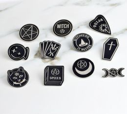 Les sorcières font mieux les badges accessoires sur les épingles de lune noir de la sorcière
