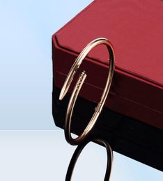 avec Box Bracelet Designer UN Bangle Charm Bracelets Mariage Clou Clout Rivet Pattern Wedding Alloy Identification Chain Taille16 # 19 FDG7877551