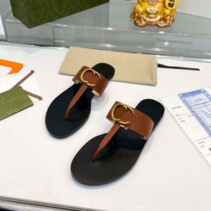 Con caja Chanclas marrones Zapatillas de cuero para hombre Amantes Sandalias al aire libre Diseñador para mujer Slider Casual Net Zapatos de playa rojos Tamaños 35-46 + Caja 6438