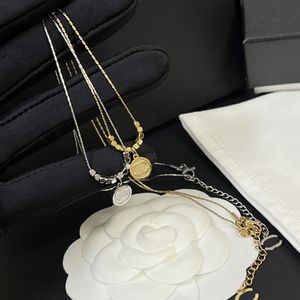 Avec boîte Choisissez Luxury Designer Brand LETTER PENDANT Collier en acier inoxydable Chaîne de liaison 18K Collier de pull plaqué or pour femmes accessoires de bijoux de mariage