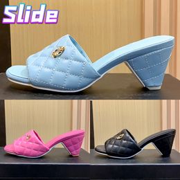 Avec Box cnel Sandal 22SS Lambskin Quilted Inter Locking Mule Sandals femmes pantoufles de designer Fuchsia abricot été plage diapositives appartements en plein air femmes pantoufle