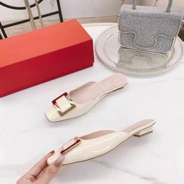 Met doosontwerper hakken dames kleding schoenen belle vivier metal buckle mules dames sandalen mode slip-on apart wolkenkrabber hiel square teen trouwfeestje