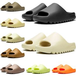 Met doosontwerper slippers Men vrouwen glijden Bot Zwart Woestijn Sand Earth Bruine Mineraal Blauw Glow Green Moon Gray Mens Beach Fashion Sandalen Zomer Outdoor schoenen