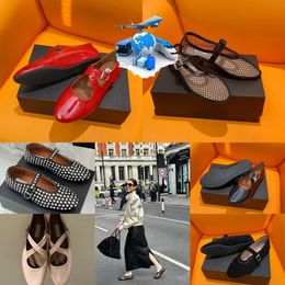 Avec boîte de sandale de sandale pantoufle couleur de curseur chaussures plate chaussures danse femme rond et chaussures en cuir de luxe en cuir riveted