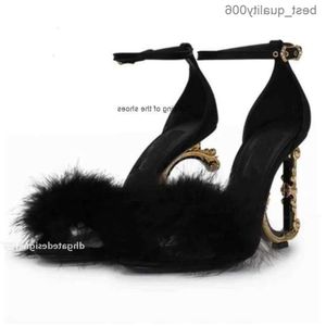 avec des chaussures de créateur de boîte Top Luxury Keira Sandales Femmes Baroccoheel Black Feather Anklestrap Calfskin Baroquel Talons Party W CX8W