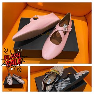 Met doosjerkleedschoenen Designer Sandaal Ballet Slippers Schuifregelaar Flat Dancing Dames Round Toe Rhinestone Boat Formele luxe geklonken gespannde schoenen Gai 35-40