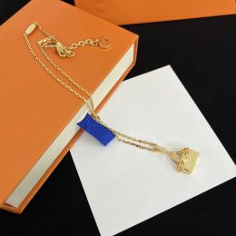 Avec BOÎTE L Marque Classique Pendentif Colliers Sac Conception Femmes De Luxe Collier Lettre Vieux Fleur Amoureux Pendentifs Bijoux Cadeau