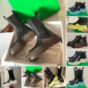 Chaussures Bottega de designer pour les dernières femmes Bottes talon PNEU Botega Storm Pneus Up Chunky High Boot Chaussures en cuir véritable Crystal Outdoor Martin Designer Bottega talon