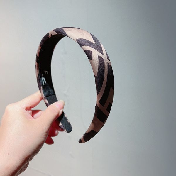 Con CAJA Diseñador de lujo Diademas de seda Bandas para el cabello para mujer Chica Marca Elástica Letra F Diadema Deportes Fitness Diadema Envoltura para la cabeza