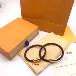 Con CAJA Pulseras de cuero de flores antiguas de lujo Diseñador Charm Mujeres y hombres Pulsera chapada en oro Moda Joyería simple clásica Regalo de pareja