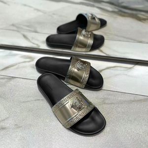 Top Qualité Tête en métal Logo Caoutchouc Pantoufles Femmes PALAZZO Mode Plat Casual Chaussure Sliders Luxe Designer Summer Beach Mules Sandale Nouveau Sandale Slide avec boîte