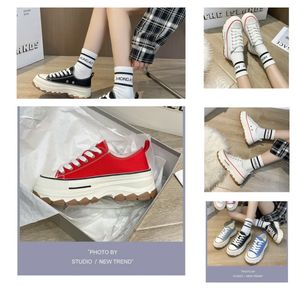 Avec boîte Red Mens Casual Shoes Casual Fashion Fashion Sneakers Designer Chaussures Low Black White Coup Cuir Splike Tripler Vintage Luxury Trainers Gai