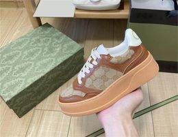 Avec Box 2023 Top Qualité Femmes Chaussures pour Hommes Entraîneur Hommes Baskets Depuis Chaussures De Designer Noir Blanc Vert Bleu Denim Leat TP2X Chaussures Gucciism gg