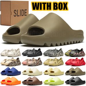 Avec des pantoufles de boîte Men Femme Slider Mousse Coureurs ONYX DÉSER SAND ENFLAME ORANGE minéral bleu pur Sandales Slipper Slipper Bone Soot Clog Desert Ararat Slides Shoe