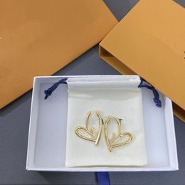 Boucles d'oreilles coeur en or 18 carats avec boîte en acier au titane pour femmes exquises simples boucles d'oreilles pour femmes bijoux cadeaux